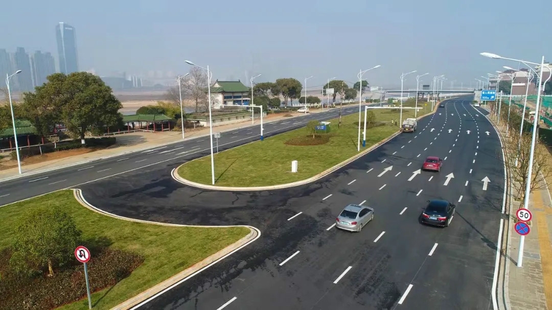 “不堵車了，通過時間至少縮短了三分之二” 沿江中北大道提升改造（一期）工程主線通車方便市民出行